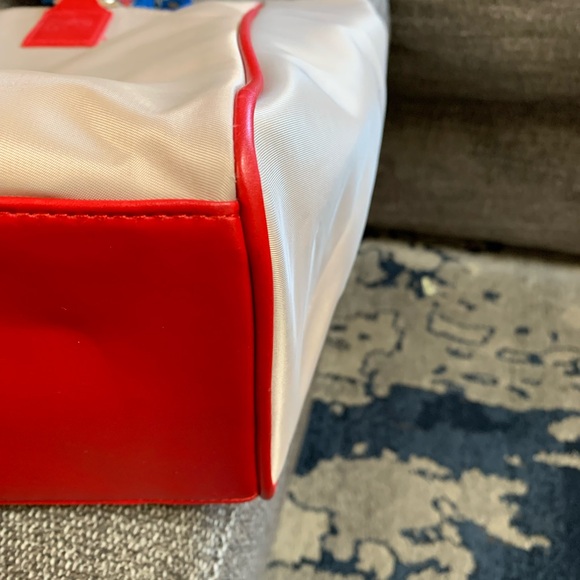 Hello Kitty Tote - Picture 3 of 9